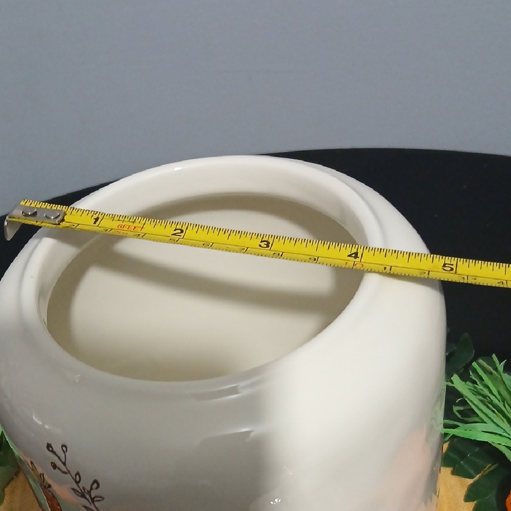 Whimsical Bunny and Carrot Ceramic Canister NWT - Picture 11 of 12